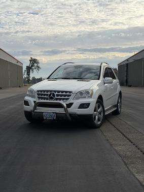 White 2009 Mercedes-Benz M-Class ML320 CDI Bluetec 4MATIC