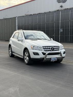 White 2009 Mercedes-Benz M-Class ML320 CDI Bluetec 4MATIC