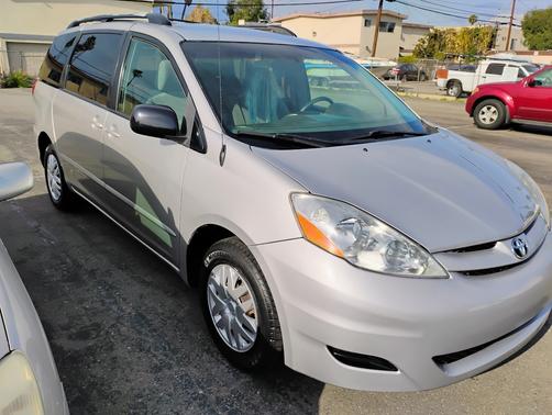 2009 Toyota Sienna LE