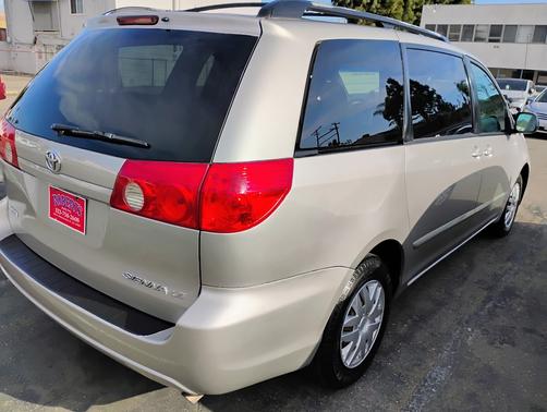 2009 Toyota Sienna LE