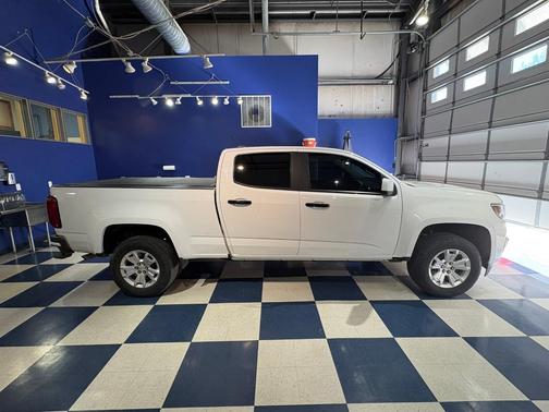 White 2022 Chevrolet Colorado LT