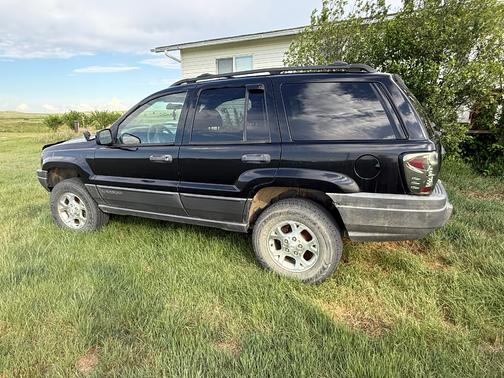 Black 2001 Jeep Grand Cherokee Laredo