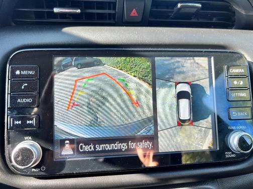 2021 Nissan Kicks SR