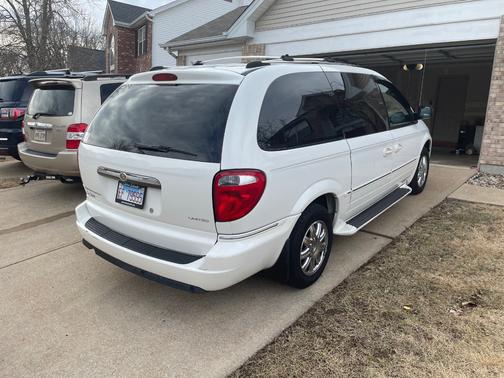 2006 Chrysler Town & Country Limited