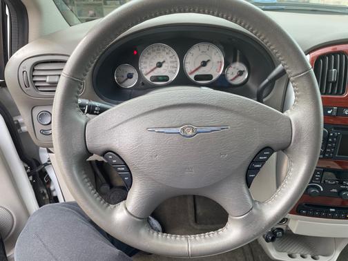 2006 Chrysler Town & Country Limited