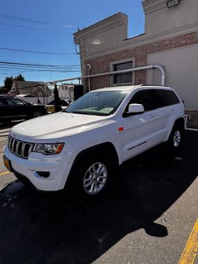 White 2018 Jeep Grand Cherokee Laredo E