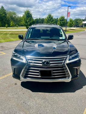 2021 Lexus LX 570 Three-Row