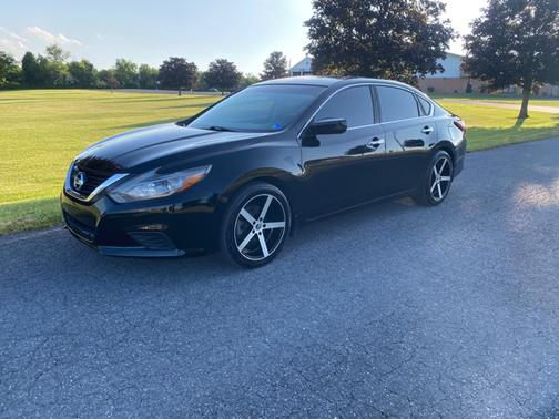 Black 2016 Nissan Altima 2.5 S