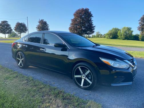 Black 2016 Nissan Altima 2.5 S