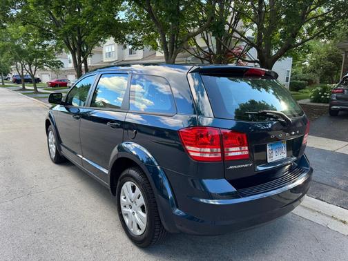 Blue 2014 Dodge Journey SE