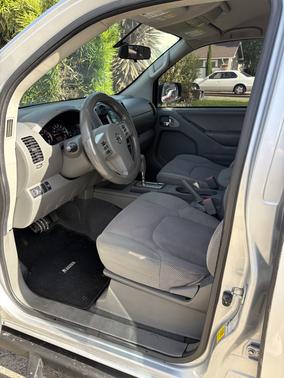 Silver 2019 Nissan Frontier SV