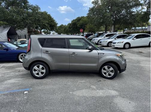 2016 Kia Soul Base