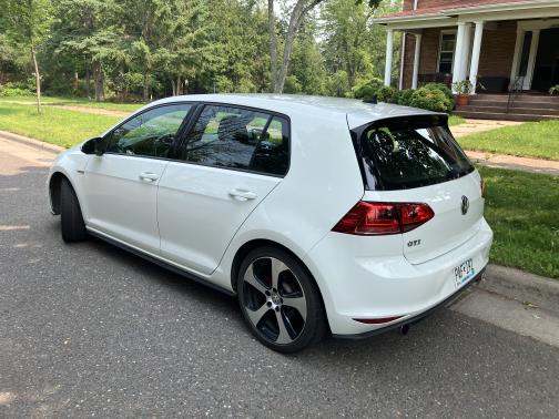 2016 Volkswagen Golf GTI 2.0T S 4-Door