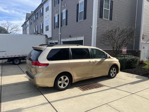 Gold 2013 Toyota Sienna LE