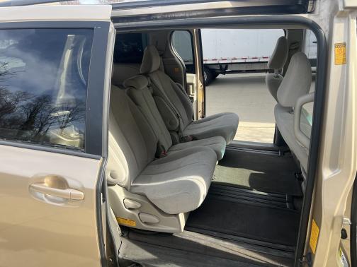 Gold 2013 Toyota Sienna LE