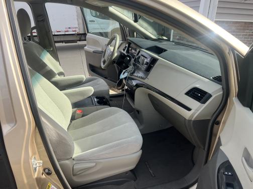 Gold 2013 Toyota Sienna LE