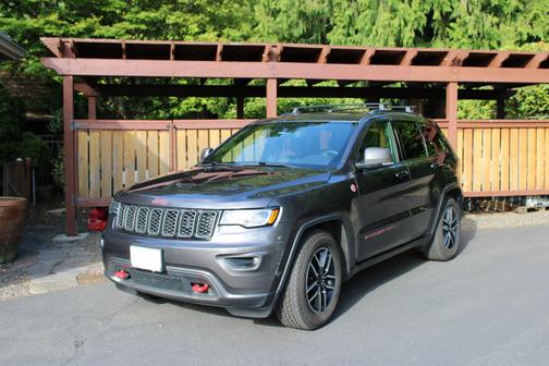 Gray 2019 Jeep Grand Cherokee Trailhawk