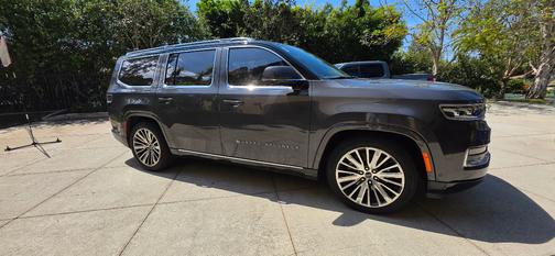 Gray 2022 Jeep Grand Wagoneer Series III