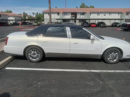 2005 Cadillac DeVille Base