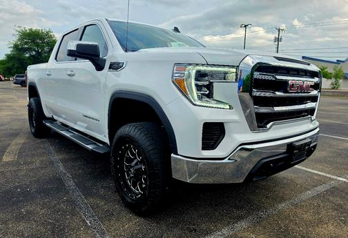 White 2022 GMC Sierra 1500 Limited SLE