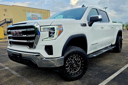 White 2022 GMC Sierra 1500 Limited SLE