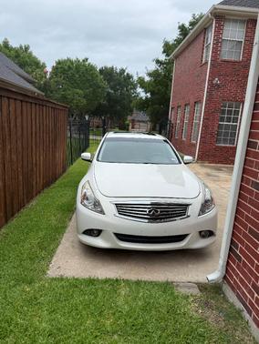 White 2015 INFINITI Q40 Base