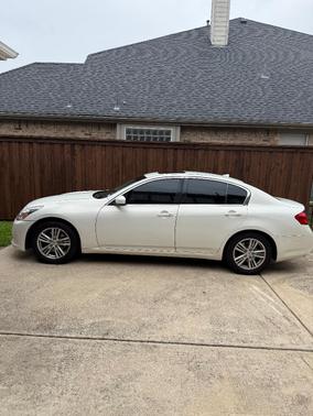 White 2015 INFINITI Q40 Base