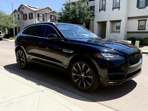 2019 Jaguar F-PACE 30t Portfolio
