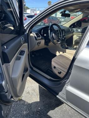 2020 Jeep Grand Cherokee Laredo