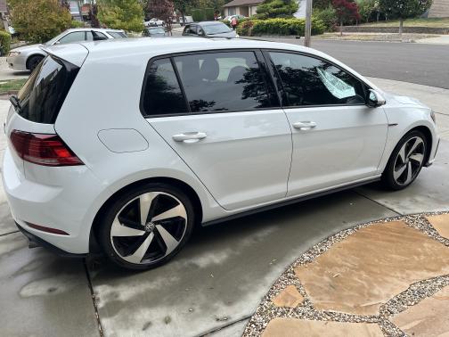 2018 Volkswagen Golf GTI 2.0T SE 4-Door