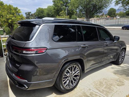 2022 Jeep Grand Cherokee L Summit Reserve