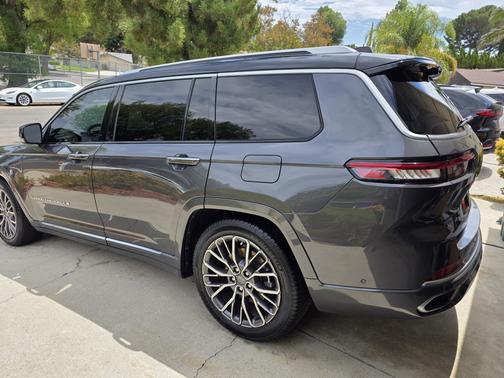 2022 Jeep Grand Cherokee L Summit Reserve