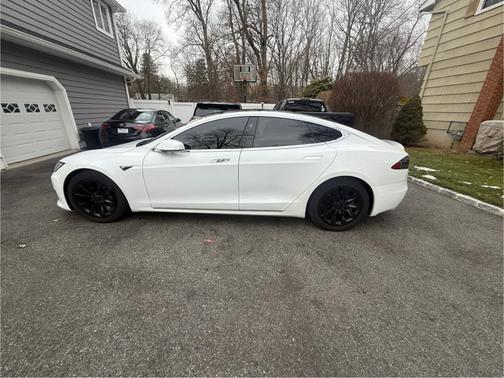 2020 Tesla Model S Long Range Plus