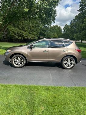 Brown 2011 Nissan Murano LE