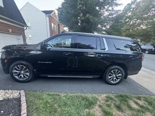 2022 Chevrolet Suburban LT