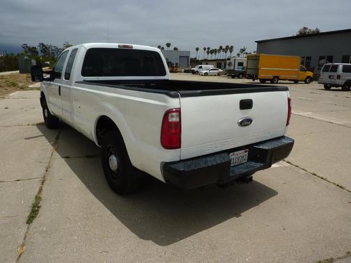 White 2015 Ford F-250 XL