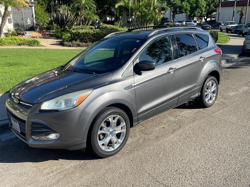 Gray 2013 Ford Escape SE