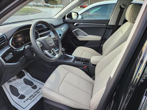 2023 Audi Q3 45 S line Premium Plus