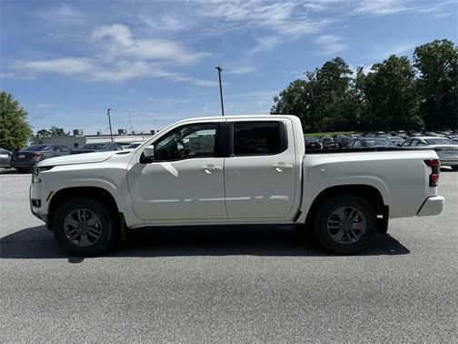2025 Nissan Frontier SV