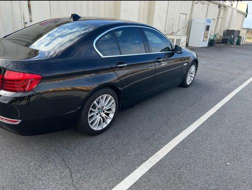 Black 2016 BMW 528 i