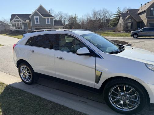 White 2014 Cadillac SRX Premium Collection