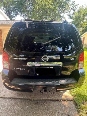 Black 2012 Nissan Pathfinder LE