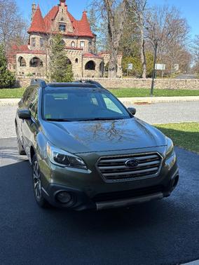 Green 2016 Subaru Outback 3.6R Limited
