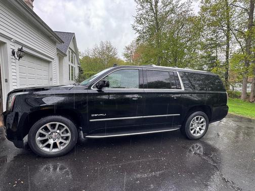 Black 2018 GMC Yukon XL Denali