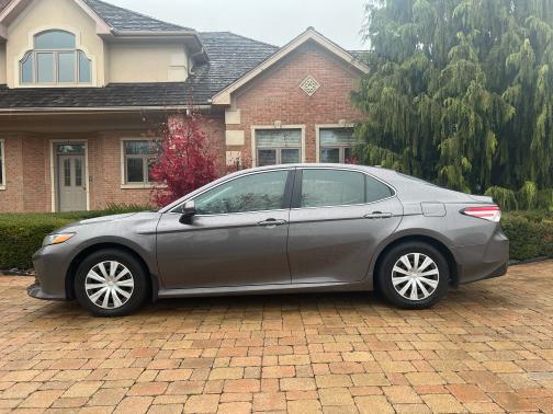 2020 Toyota Camry Hybrid LE