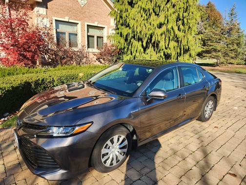 2020 Toyota Camry Hybrid LE