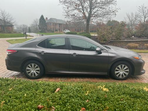 2020 Toyota Camry Hybrid LE