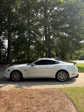 White 2022 Ford Mustang GT Premium