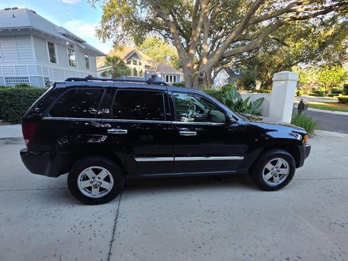 Black 2007 Jeep Grand Cherokee Limited