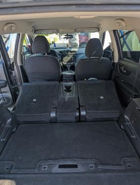 Gray 2017 Nissan Rogue SV